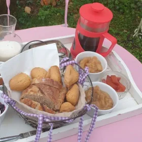 Séjour vélo Petit déjeuner maison avec produits locaux en Dordogne