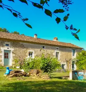 Stage Chant Maison périgourdine entourée de verdure